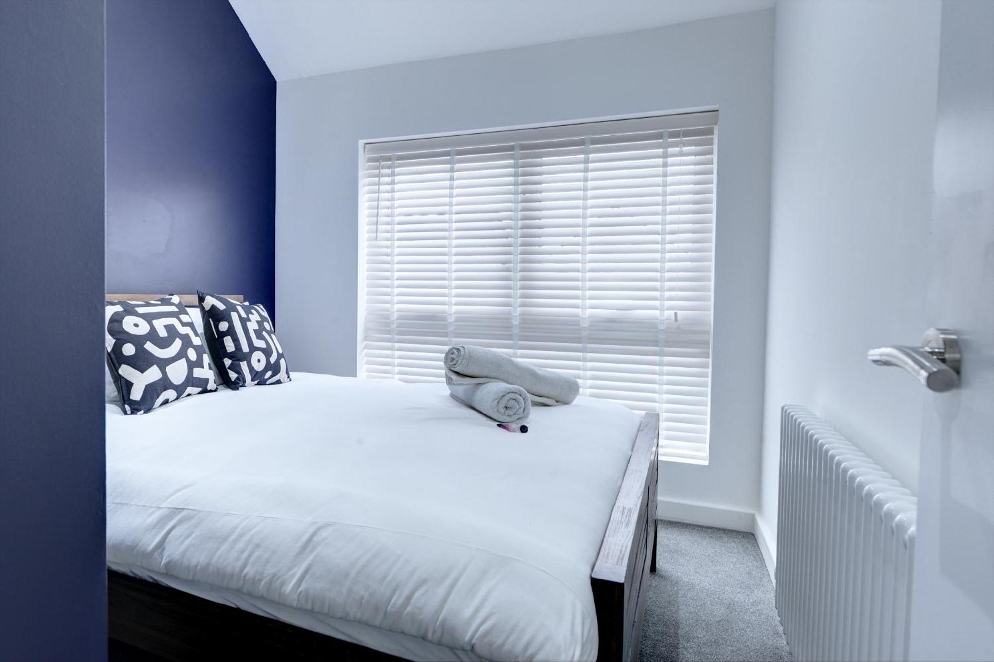 4 Bedrooms Homely House With Garden- Sleeps 9 Comfortably With 6 Comfortable Beds, Free Street Parking, Business Travellers, Contractors, & Holiday-Goers, Coventry, Near All Major Transport Links In Coventry And Motorway Εξωτερικό φωτογραφία