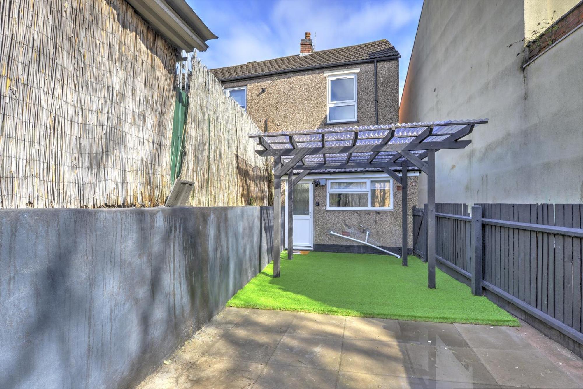 4 Bedrooms Homely House With Garden- Sleeps 9 Comfortably With 6 Comfortable Beds, Free Street Parking, Business Travellers, Contractors, & Holiday-Goers, Coventry, Near All Major Transport Links In Coventry And Motorway Εξωτερικό φωτογραφία